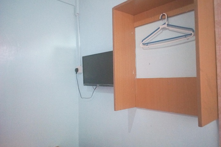 Room 10 of 27
