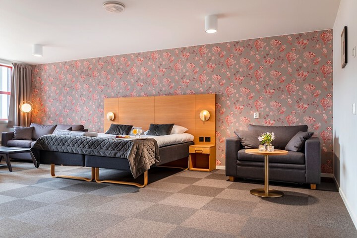 Room 4 of 14