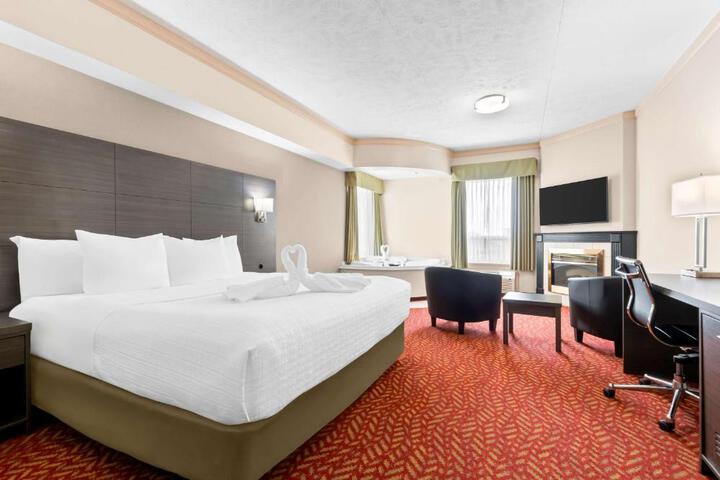 1 King Bed Tower Whirlpool Fireplace Microwave and Refrigerator WiFi (28 of 44)