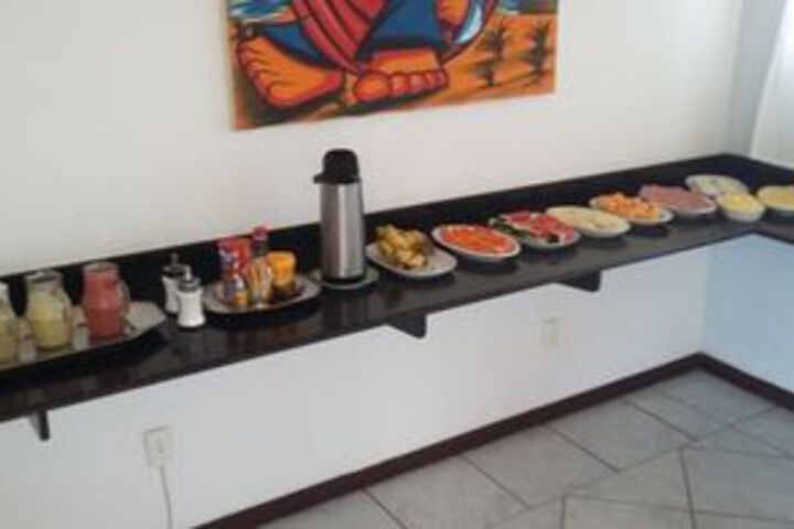 Dining 9 of 23