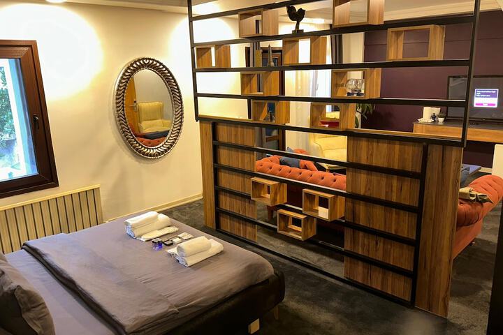 Room 63 of 104