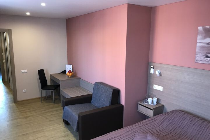 Room 18 of 35