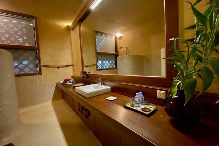 Room 176 of 374