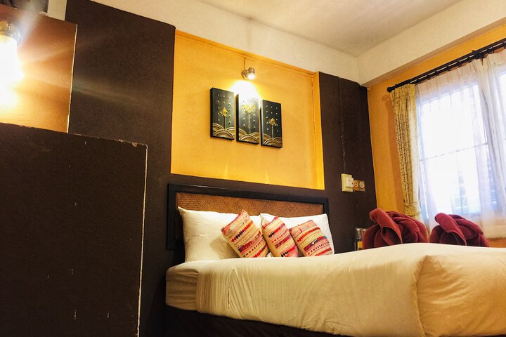 Room 32 of 81