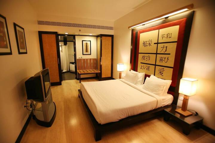 Room 13 of 63