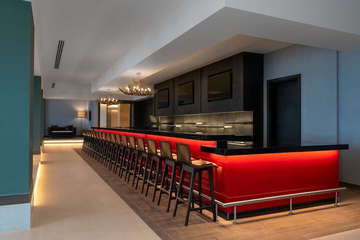 Lounge 90 of 108