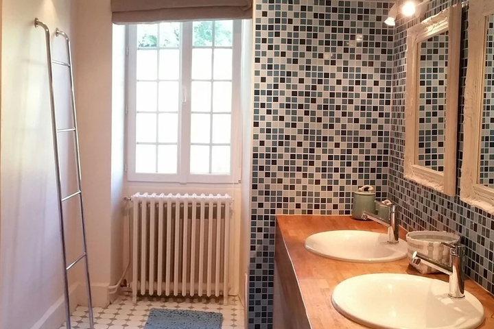 Room 9 of 14