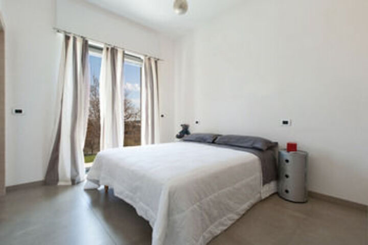 Room 13 of 38