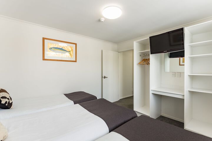 Room 6 of 50