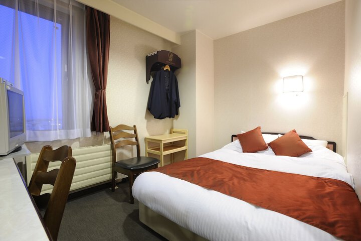 Room 5 of 24