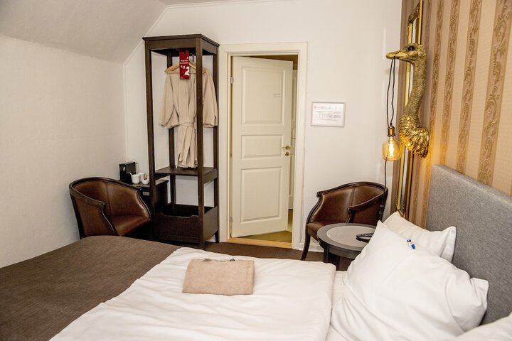 Room 28 of 60