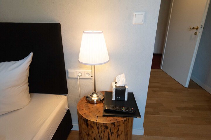 Room 13 of 26