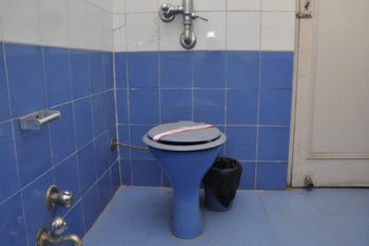 Room 4 of 28