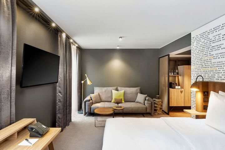 Room 10 of 55