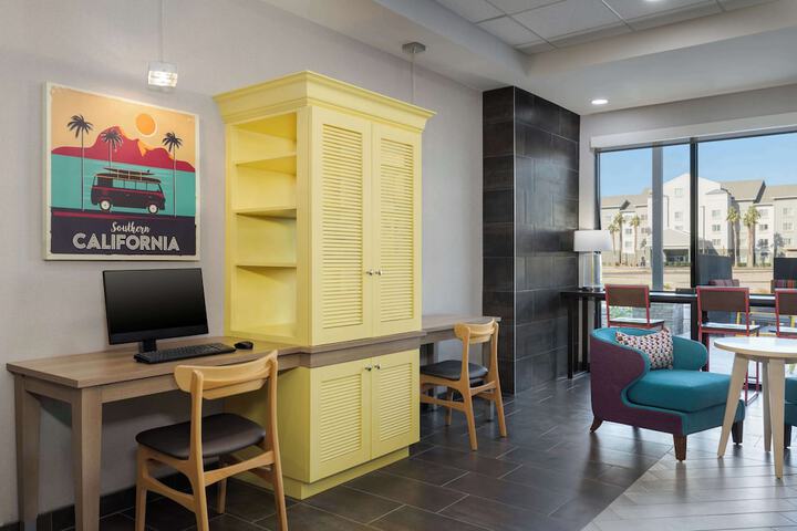 Business Center 33 of 40