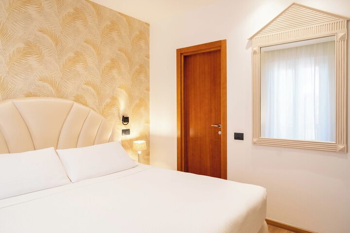 Room 114 of 247