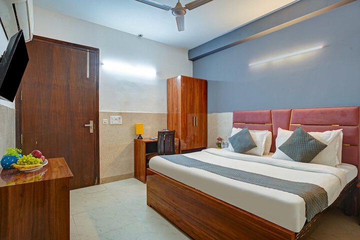 Room 28 of 54