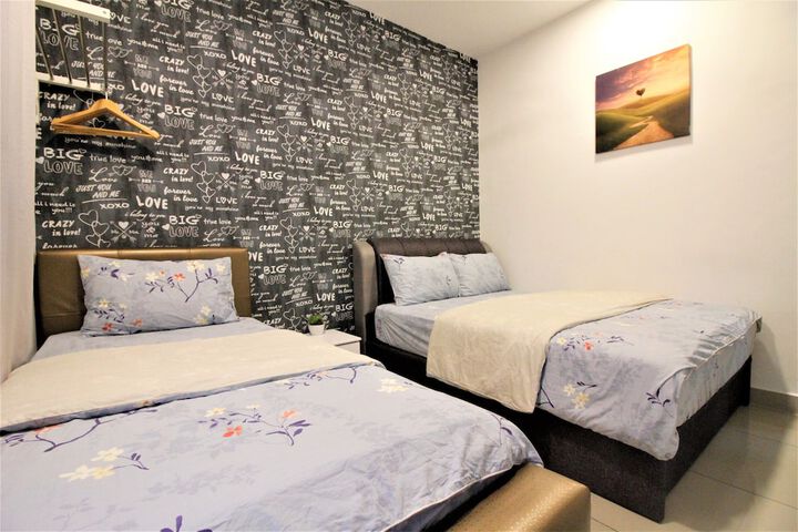 Room 6 of 36