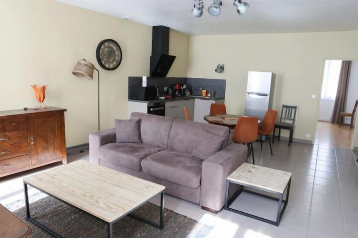 Room 12 of 16