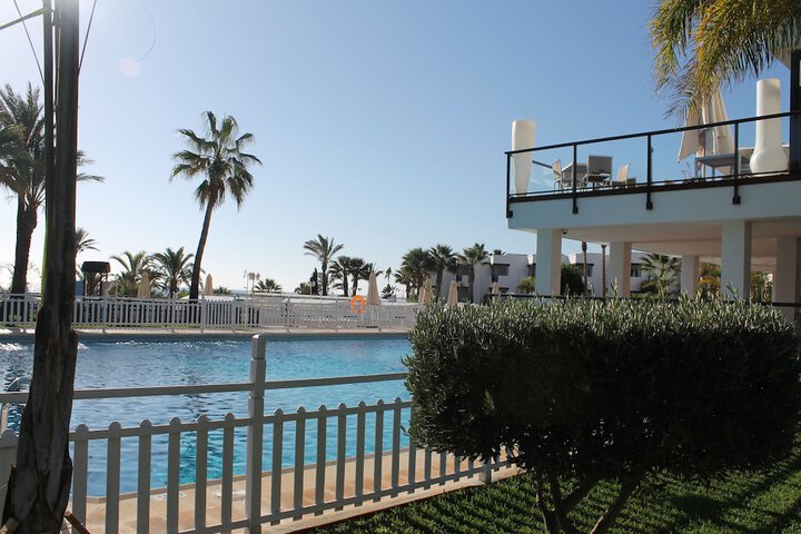 Hotel with Pool