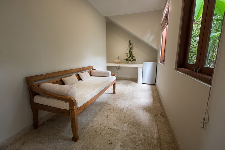 Room 27 of 78