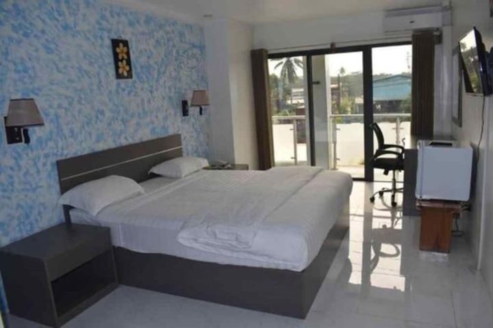 Room 17 of 37