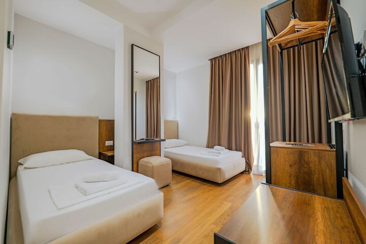 Room 15 of 52