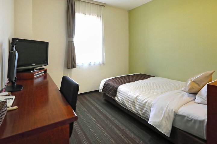Room 22 of 97