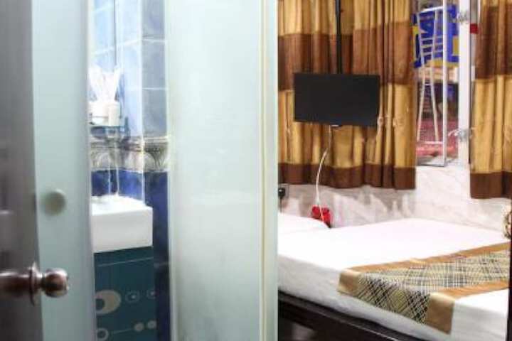 Room 3 of 3