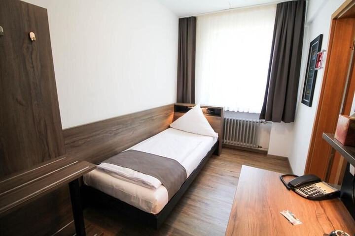 Room 30 of 59