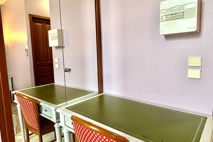 Room 14 of 33