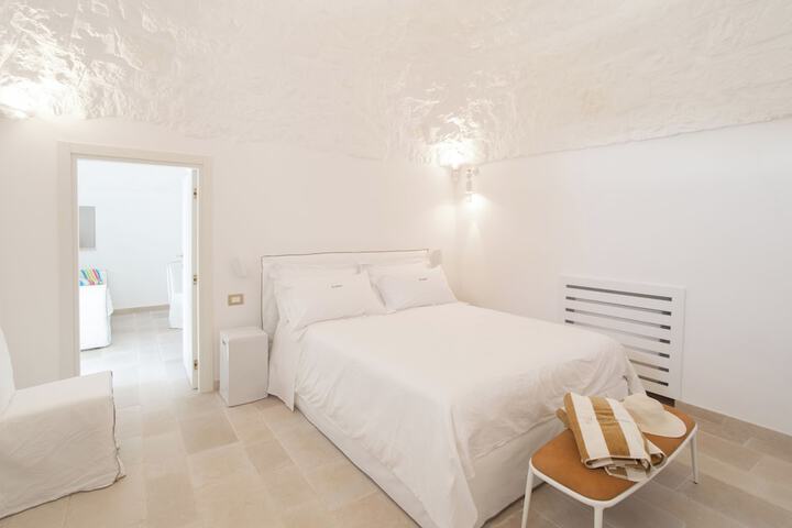 Room 10 of 52