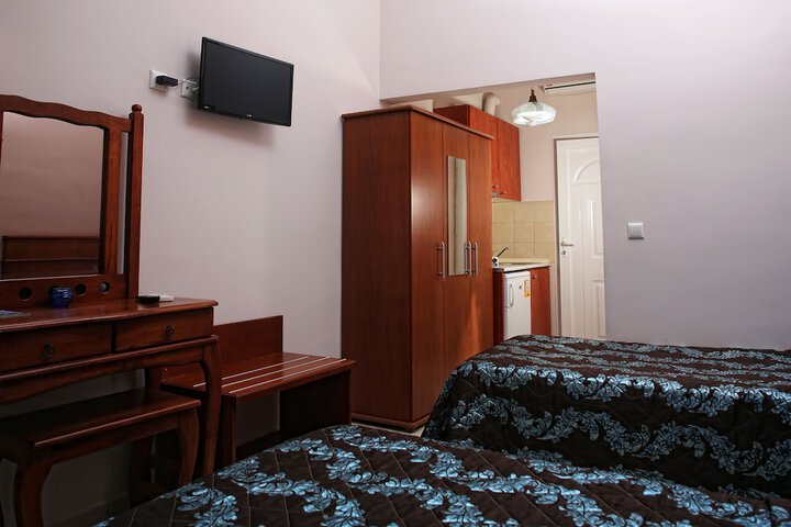 Room 12 of 85