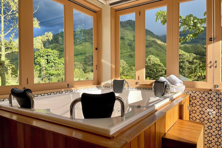 Hot Tub 106 of 141