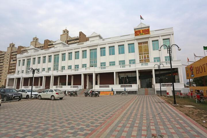 Hotel 6 of 15