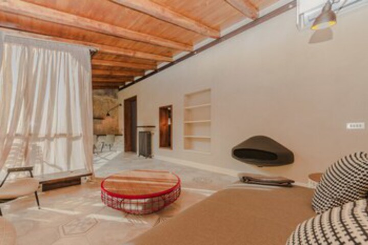 Room 15 of 37