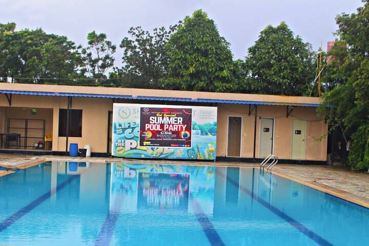 Pool 20 of 132