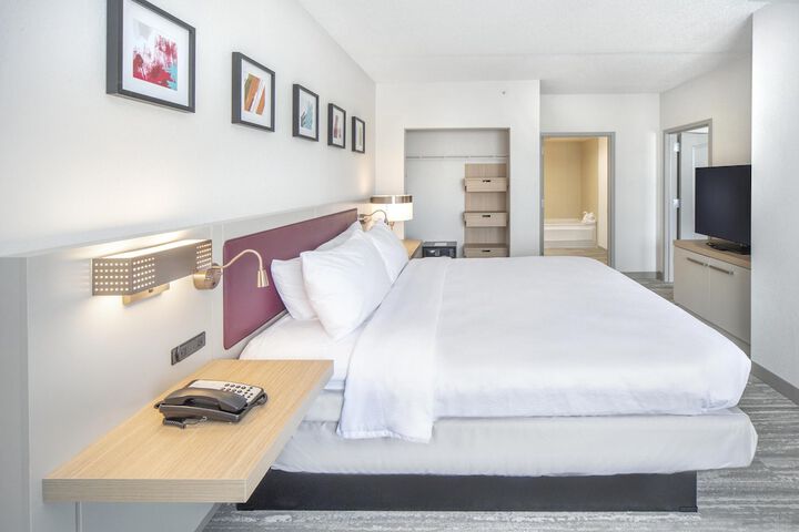 Room 8 of 22