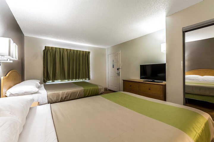 2 Double Beds (2 of 3)