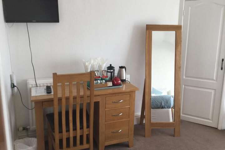 Room 28 of 92