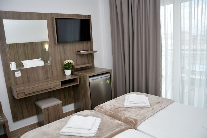 Room 28 of 37