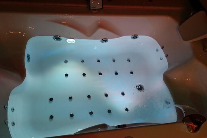 Hot Tub 24 of 67