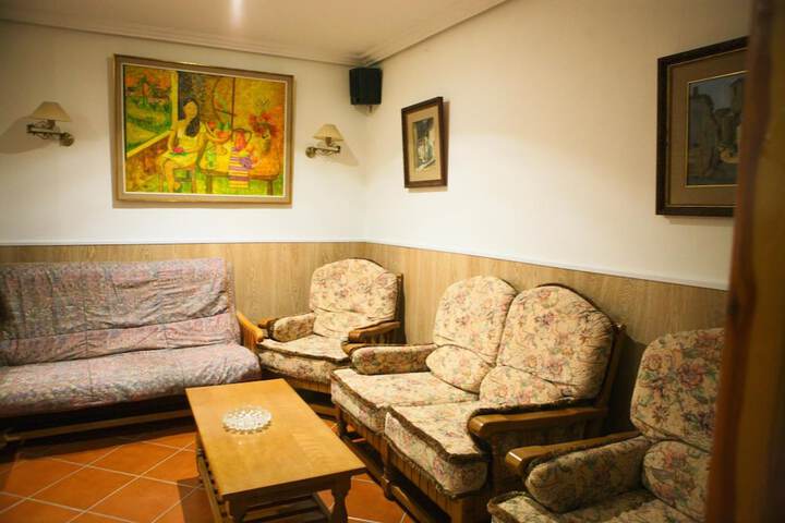 Room 33 of 58