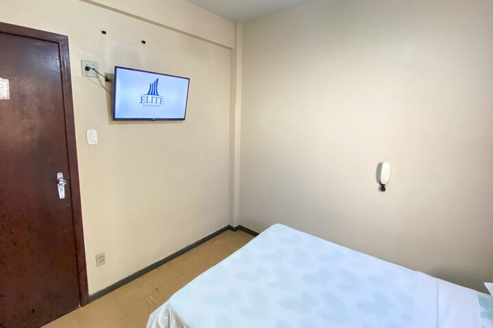 Room 7 of 32