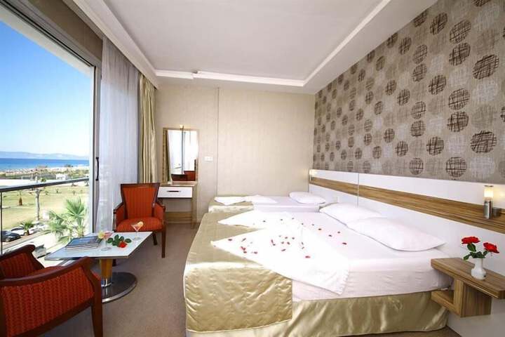 Room 12 of 38