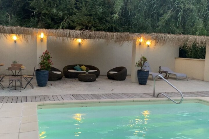 Pool 81 of 111