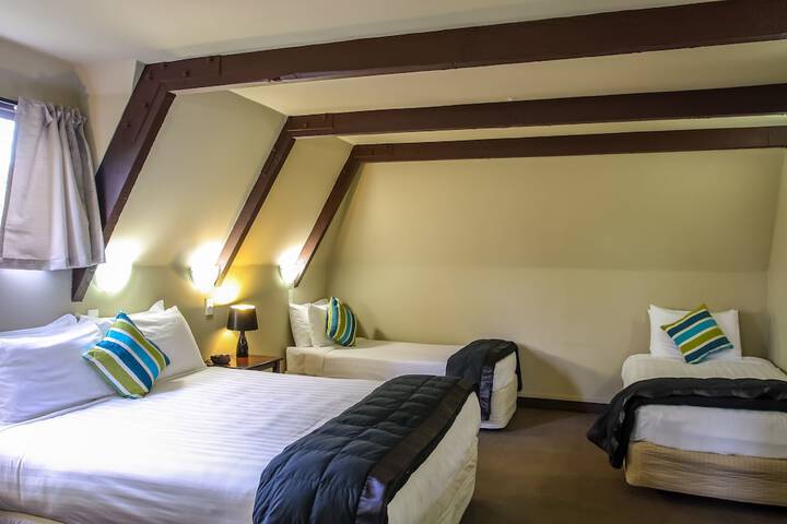 Room 11 of 40