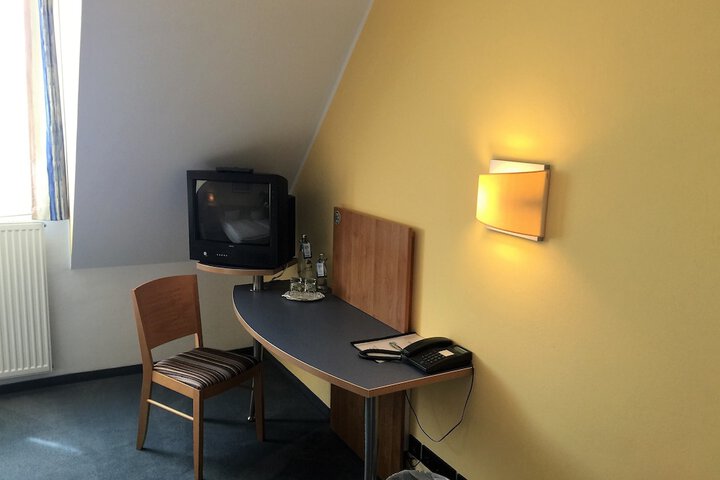 Room 22 of 63