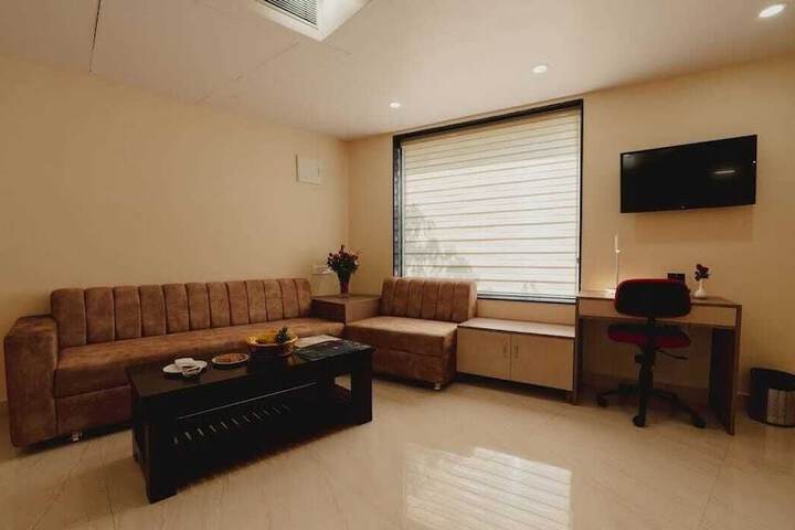 Room 4 of 14