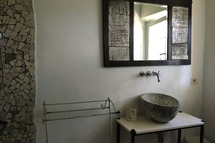 Room 27 of 54
